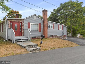 42 Roosevelt St, Berkeley Springs, WV 25411