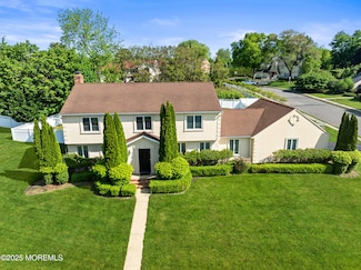 16 Bridle Dr, West Long Branch, NJ 07764