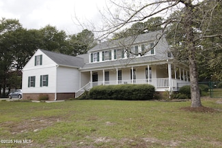 102 S Country Club Dr, Kenansville, NC 28349