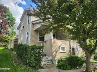208 Hickory St, Hollidaysburg, PA 16648