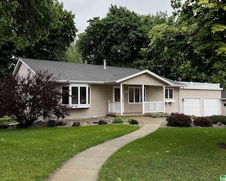 14 9th St SE, Sioux Center, IA 51250