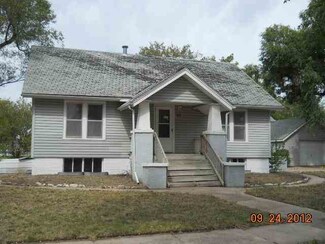218 W 2nd St, Galva, KS 67443