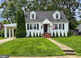 2930 Stuart Dr, Falls Church, VA 22042