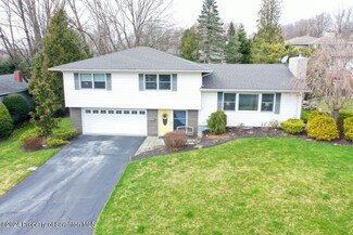 107 Carteret Dr, Clarks Summit, PA 18411