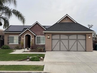 2596 Muirfield Ave, Tulare, CA 93274