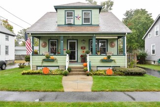 150 Manolla Ave, Warwick, RI 02888