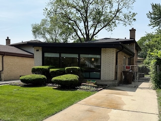 3719 Greenwood St, Skokie, IL 60076