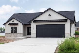 1254 Mountain Bay Dr, Pulaski, WI 54162