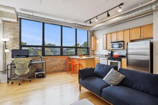 1701 Madison St NE Unit 305, Minneapolis, MN 55413