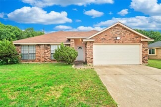 919 Blewitt Dr, Cedar Hill, TX 75104