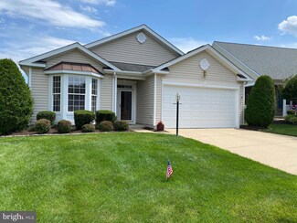 16908 Four Seasons Dr, Dumfries, VA 22025