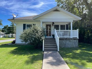 810 Election St, Benton, IL 62812