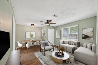 702 S Holmes St, La Porte, TX 77571