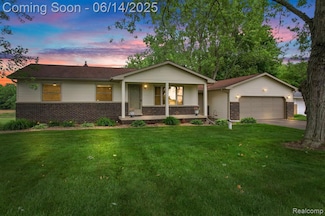 9388 Potter Rd, Flushing, MI 48433