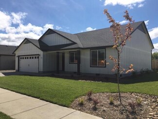 1058 SW Arch Ct, Grants Pass, OR 97526