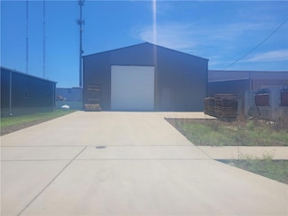 3911 Delambert St, Chalmette, LA 70043
