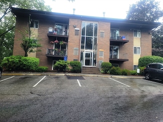1285 Lawrence St Unit 8, Lowell, MA 01852