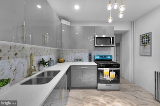 702 N Arlington Ave, Baltimore, MD 21217