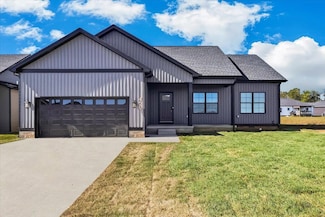450 Cedar Hollow Dr, Bowling Green, KY 42101