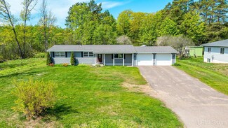47275 Green Acres Rd, Houghton, MI 49931