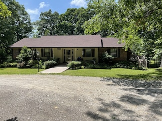 1085 Claylick Rd, White Bluff, TN 37187