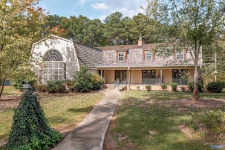 306 Griffin St, Centre, AL 35960