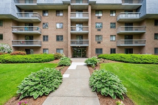 65 Commons Dr Unit 603, Shrewsbury, MA 01545