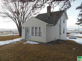 105 Elm St, Brunsville, IA 51008