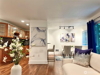 11054 NE 33rd Place Unit B1, Bellevue, WA 98004