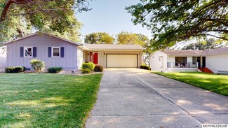 203 Orchard Ln, Clear Lake, IA 50428
