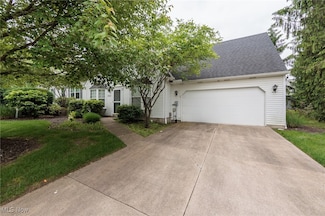 2592 Burridge Cir, Twinsburg, OH 44087