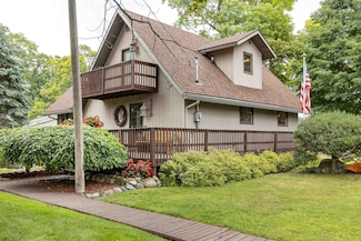 5370 N Lake Sanford Rd, Sanford, MI 48657