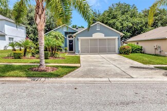 2305 Foxtree Rd, Tavares, FL 32778