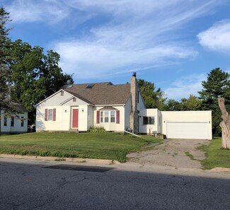 722 S Huron St, Cheboygan, MI 49721