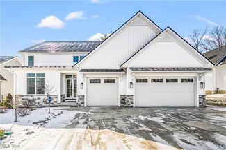 6482 S Cobblestone Rd, Mayfield, OH 44143