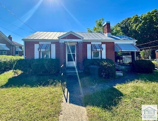 915 Chalmers St, Martinsville, VA 24112