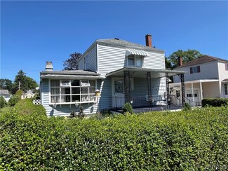 635 76th St, Niagara Falls, NY 14304