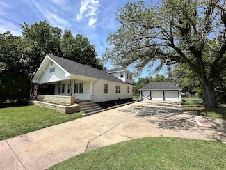 2404 W 13th St N, Wichita, KS 67203