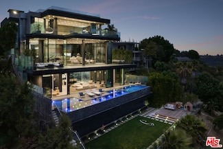 2304 Donella Cir, Los Angeles, CA 90077