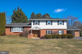 114 Greenwood Dr, Hagerstown, MD 21740