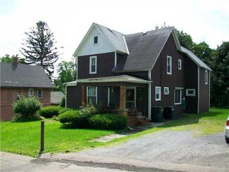 75 Pearl St, Lyons, NY 14489