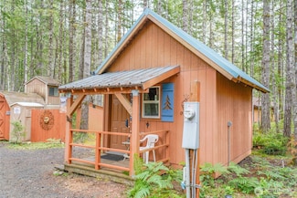 531 N Kokanee Ridge Dr, Hoodsport, WA 98548