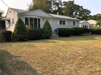 73 Custer St, Warwick, RI 02889