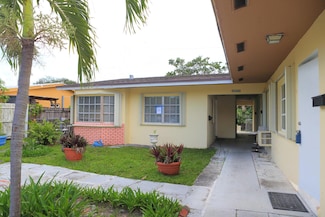 5881 NE 18th Ave Unit 4, Fort Lauderdale, FL 33334