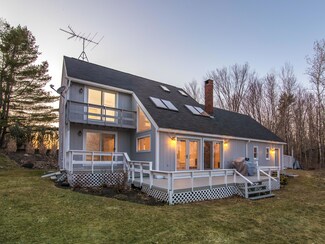 390 Annabessacook Rd, Winthrop, ME 04364