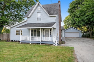 813 Park Shore Dr, Cassopolis, MI 49031