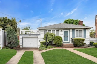 38-02 254th St, Little Neck, NY 11363