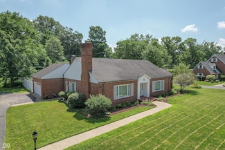 660 East Dr, Seymour, IN 47274
