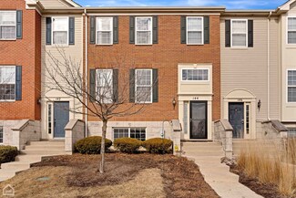 144 Jackson St Unit 2834, Gilberts, IL 60136