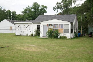 8510 N 2nd St, Machesney Park, IL 61115